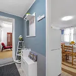 In With Kitchen Konjevrate