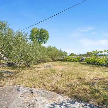 Vikendica In With Kitchen