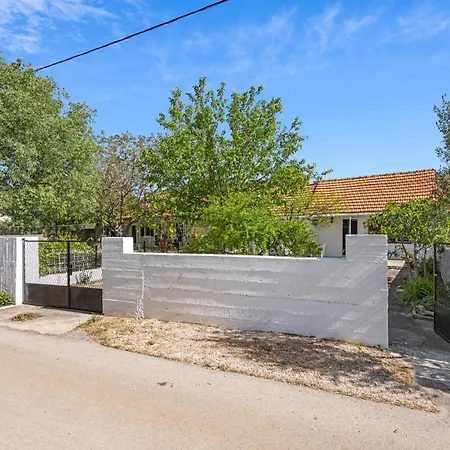 In With Kitchen Vikendica *