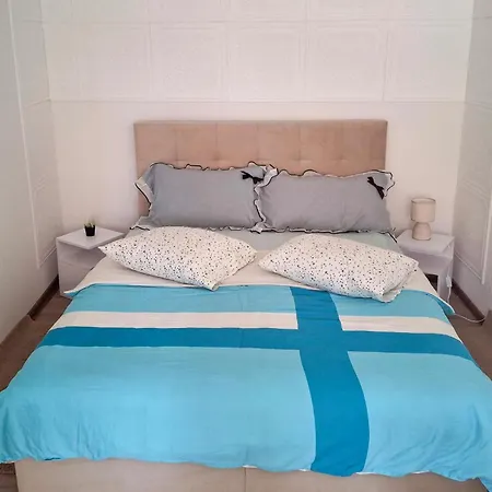 In With Kitchen Konjevrate